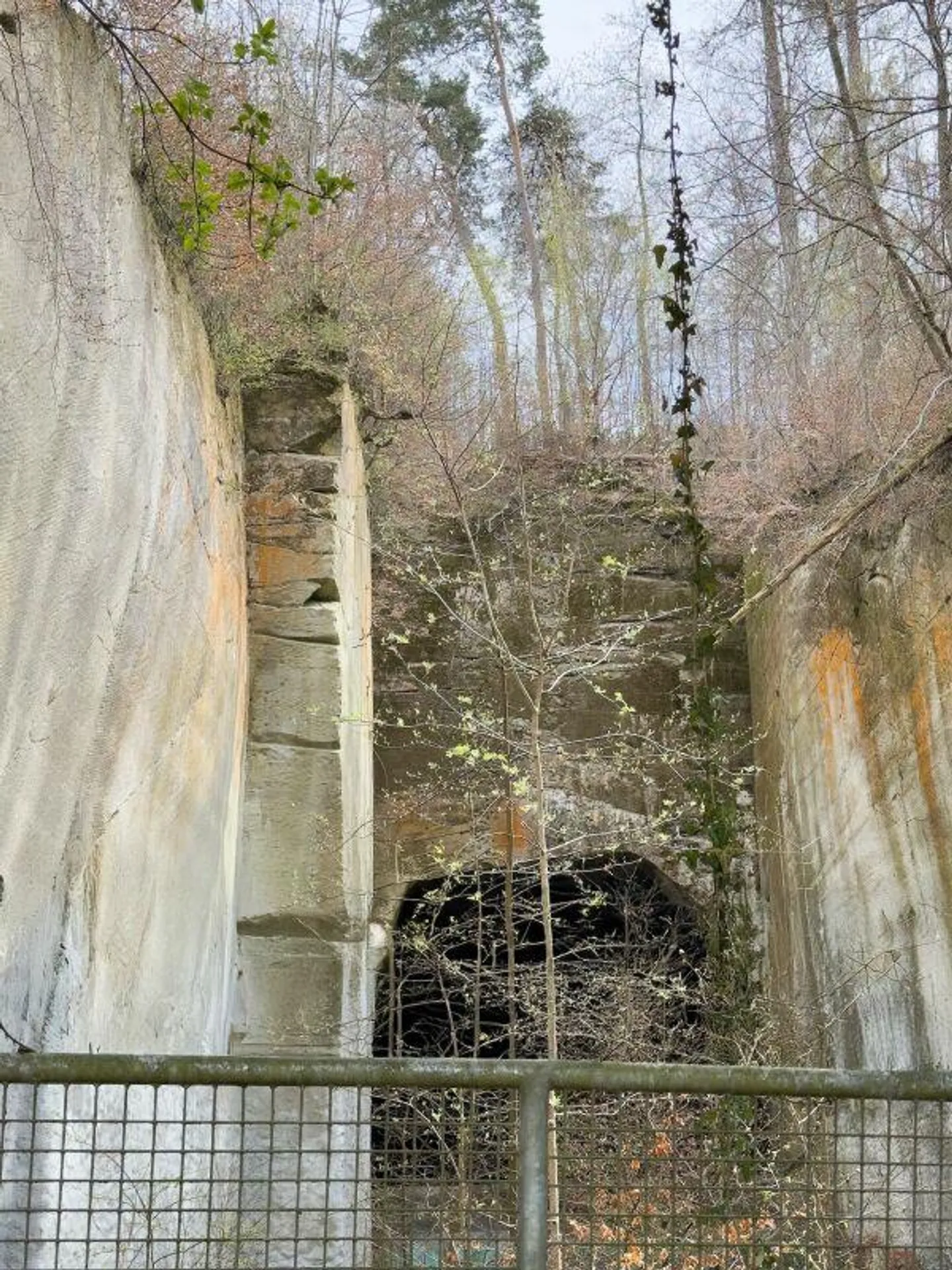 4.5-Room Semi-Detached Single-Family House on an Exceptionally Generous Plot of 948 m² - Photo 24 of 30