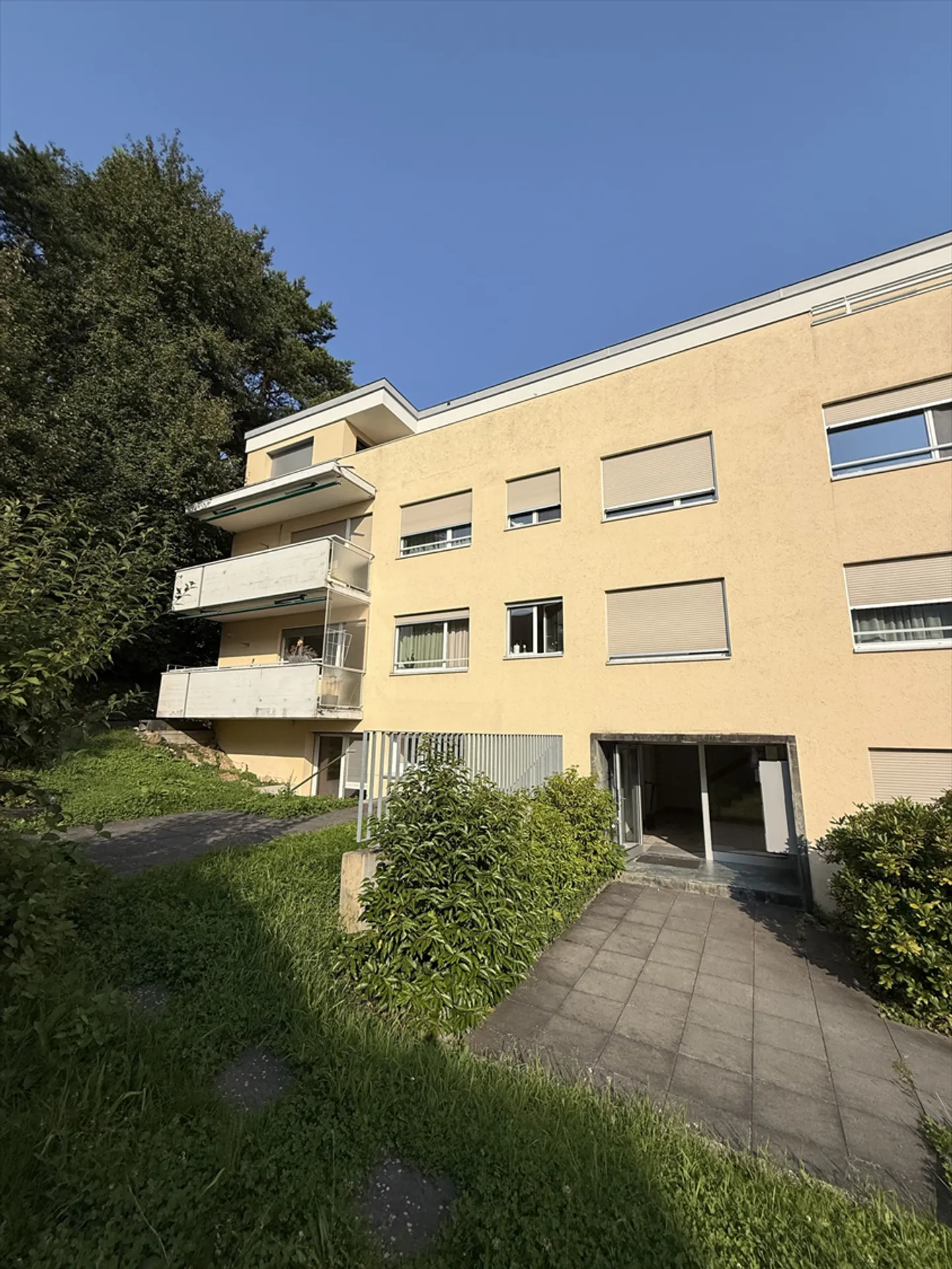 Vivere urbano incontra l'idillio naturale: vivere al Hönggerberg - Foto 2 di 10