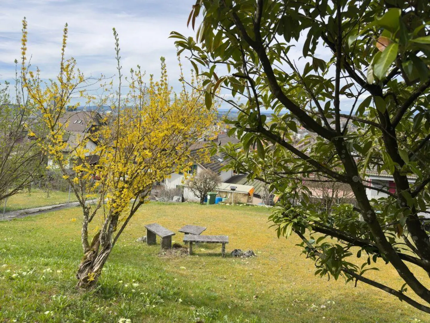 4.5-Room Semi-Detached Single-Family House on an Exceptionally Generous Plot of 948 m² - Photo 16 of 30