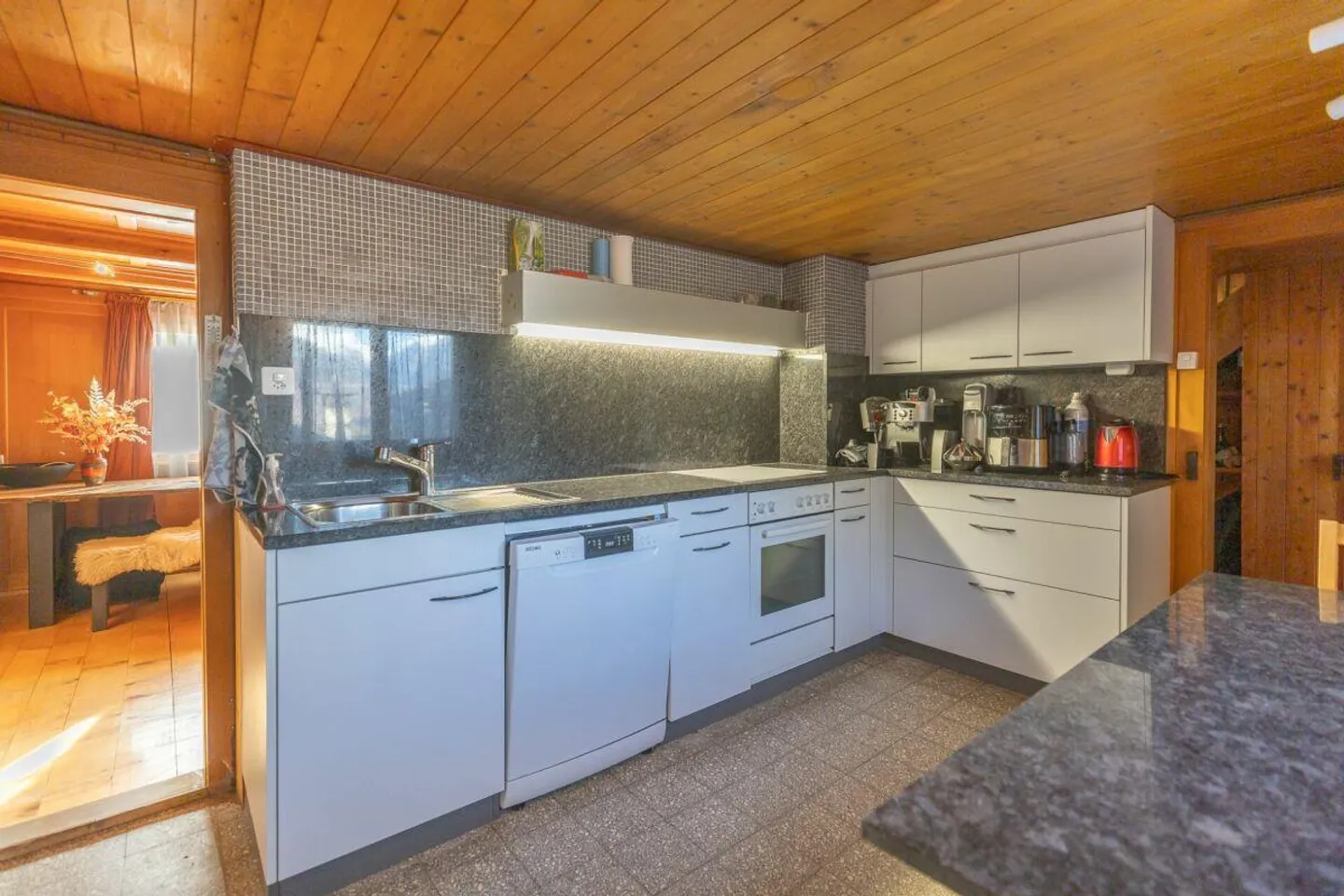 Maison jumelée de 6,5 pièces avec grande remise - Photo 7 sur 14