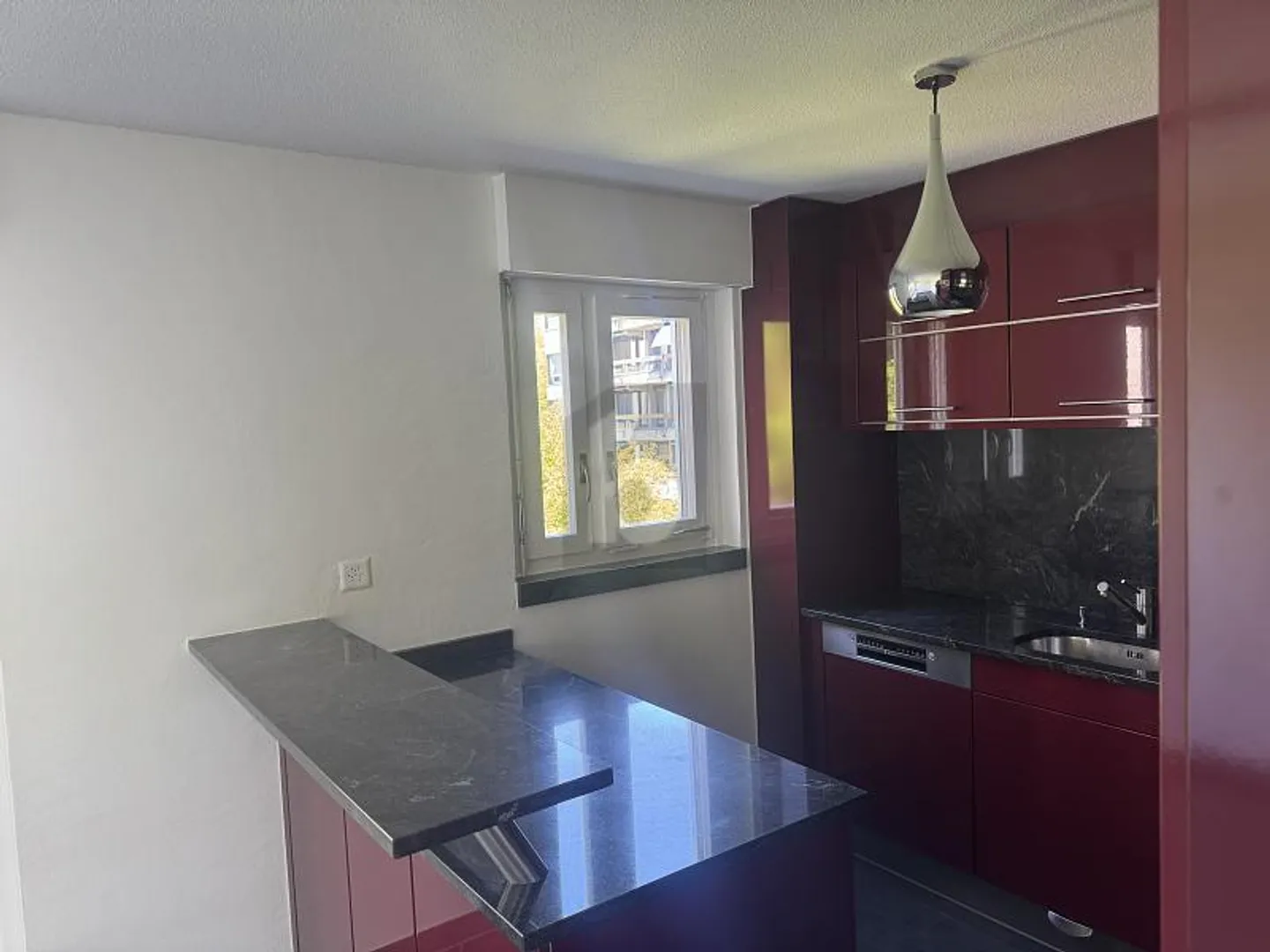 Renovierte Attika mit Terrasse - Foto 2 von 6