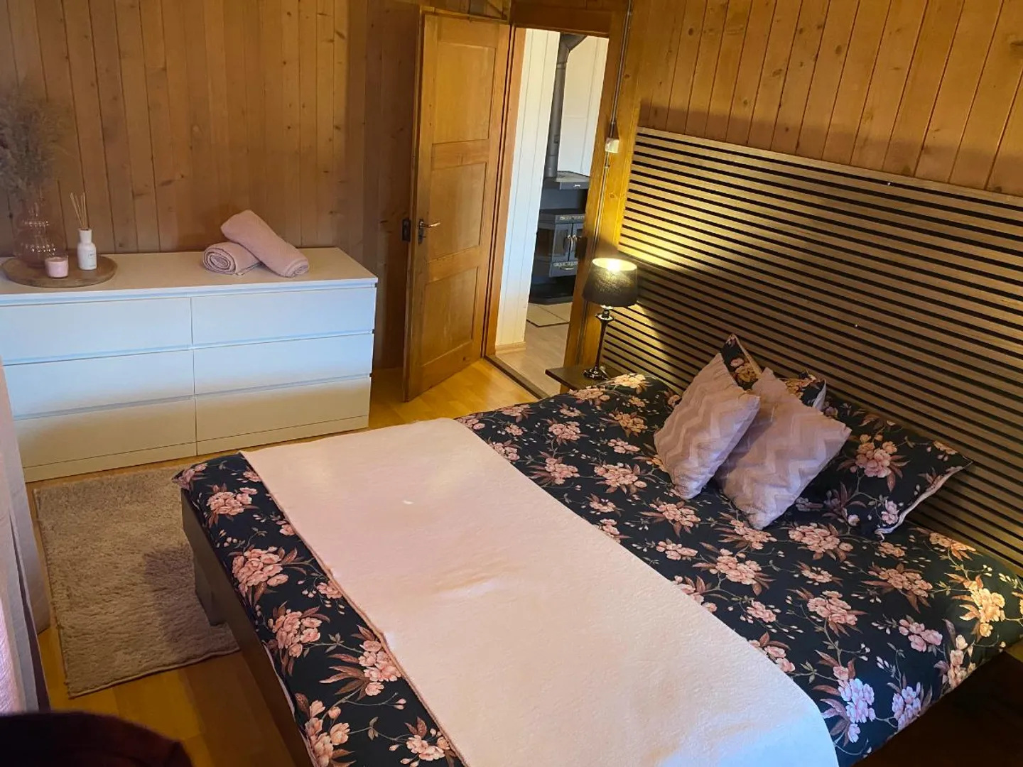 4 Room Penthouse Apartment - Photo 3 of 5