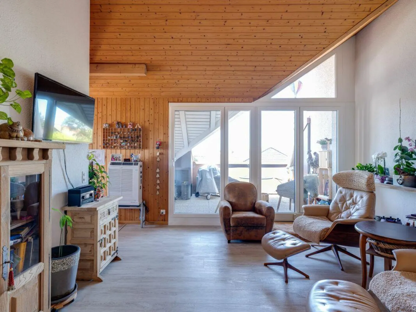 Condominium in a prime location - Photo 8 of 14