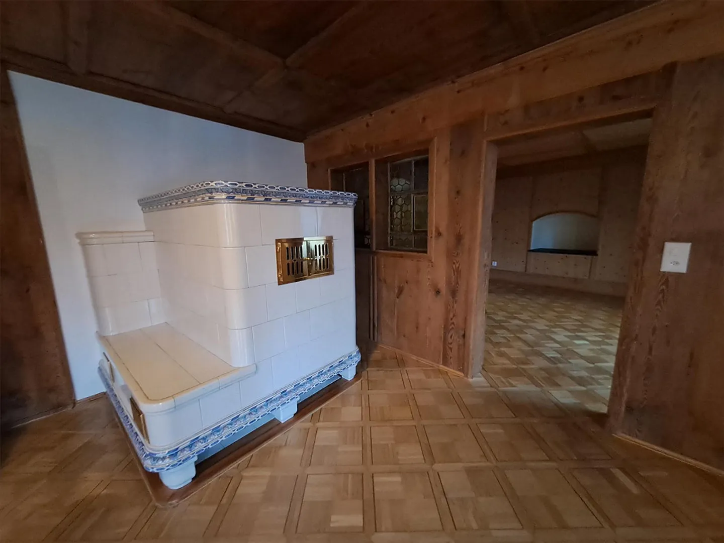 Appartement douillet avec poêle en faïence - Photo 5 sur 13