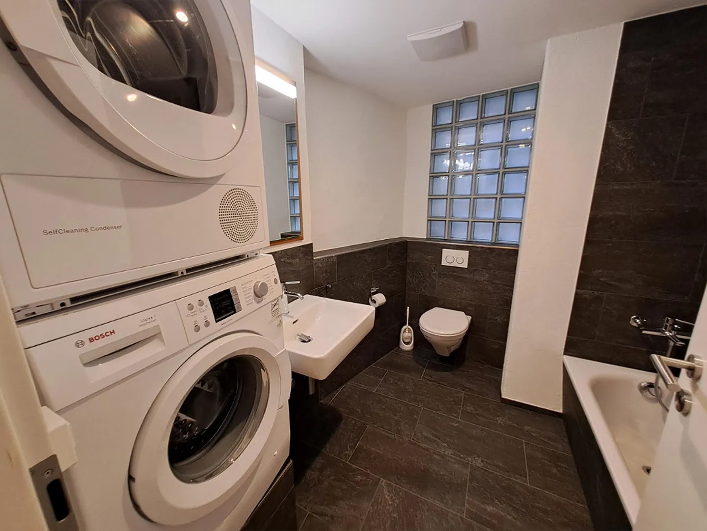 Appartement douillet avec poêle en faïence - Photo 6 sur 13