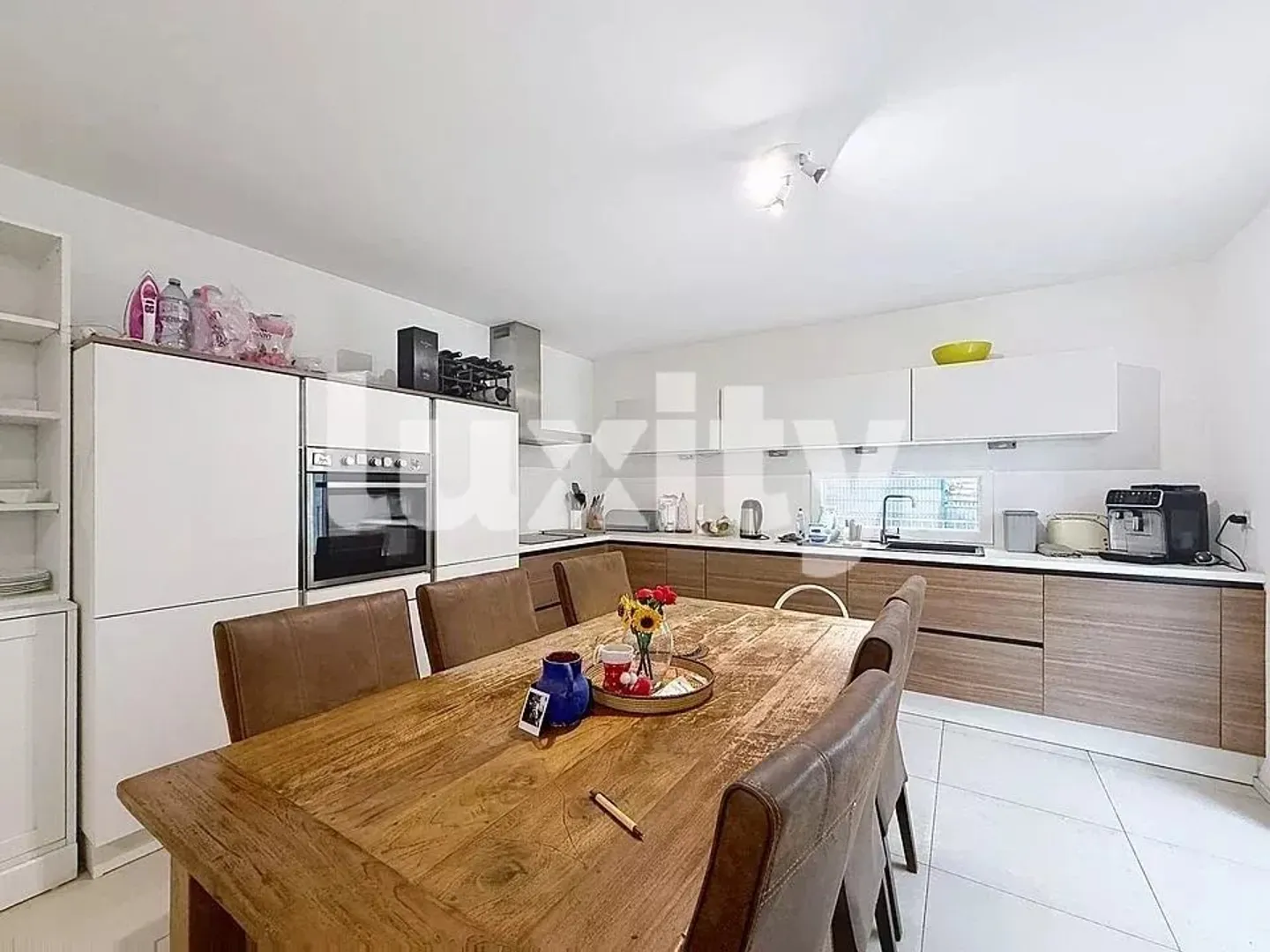 Contemporary Semi-Detached Villa - Photo 2 of 6