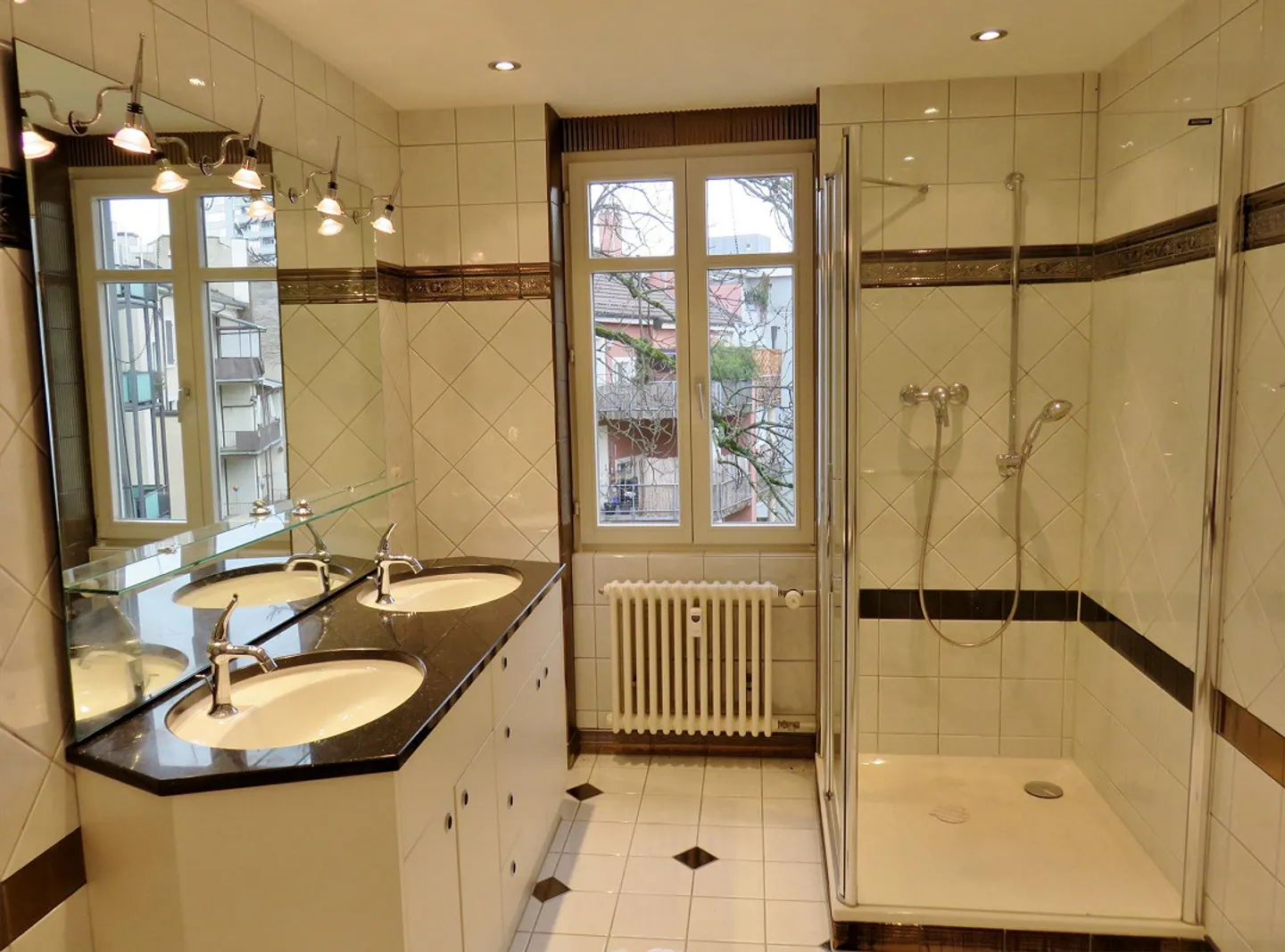 Appartement sous les toits charmant au cœur de Bâle - Photo 2 sur 11