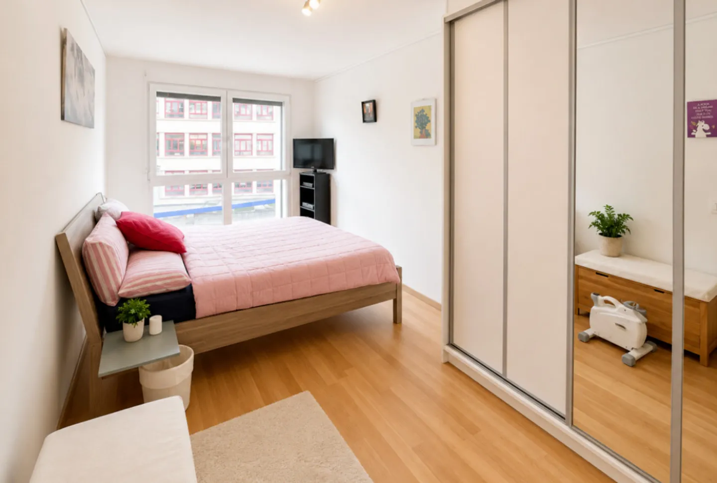 Magnificent 4.5-room apartment, spacious 120m2, in the heart of a sought-after neighborhood - Photo 6 of 9