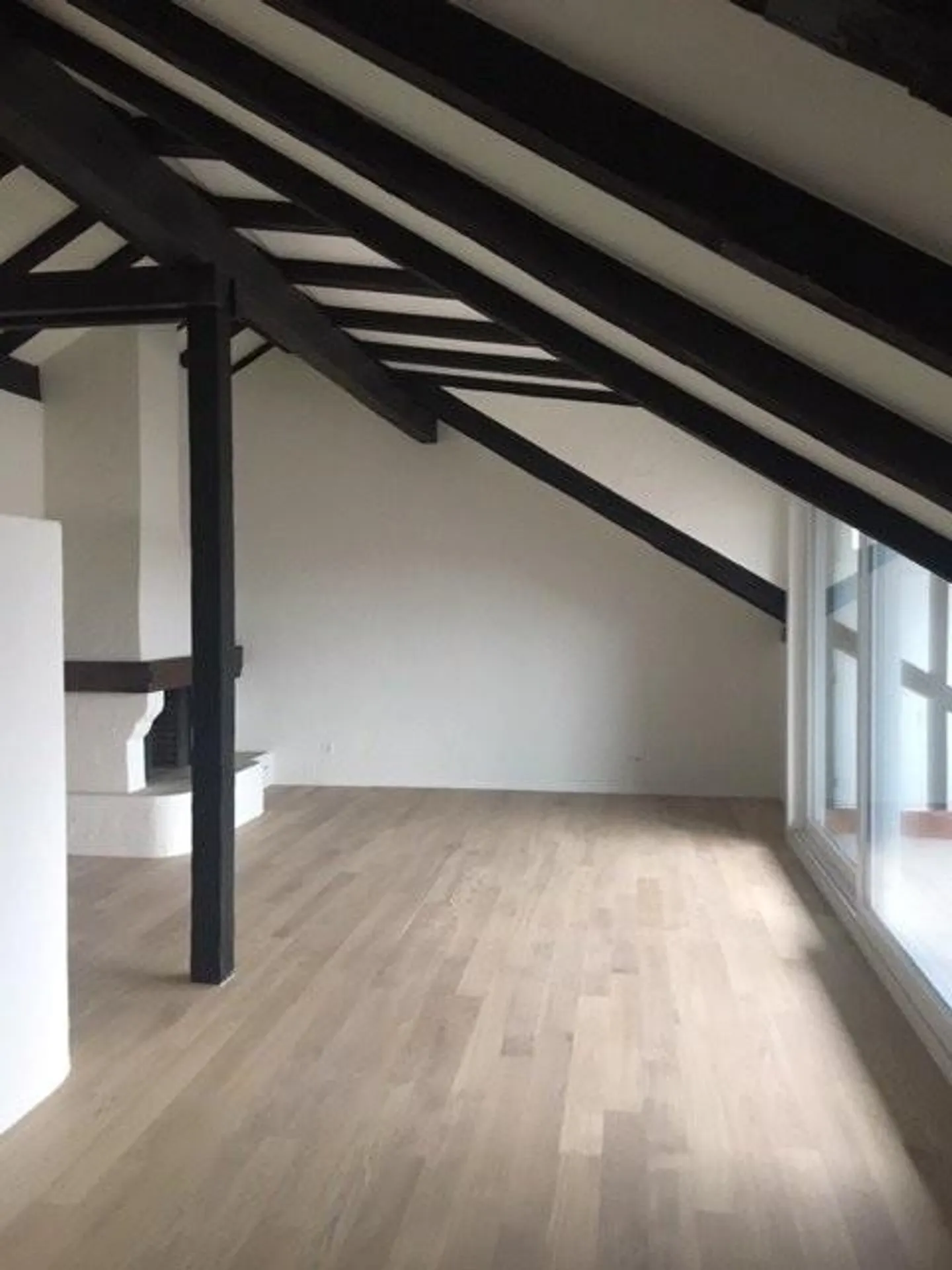 Charmante appartement sous les combles entre Waffenplatz et Wollishofen - Photo 4 sur 6