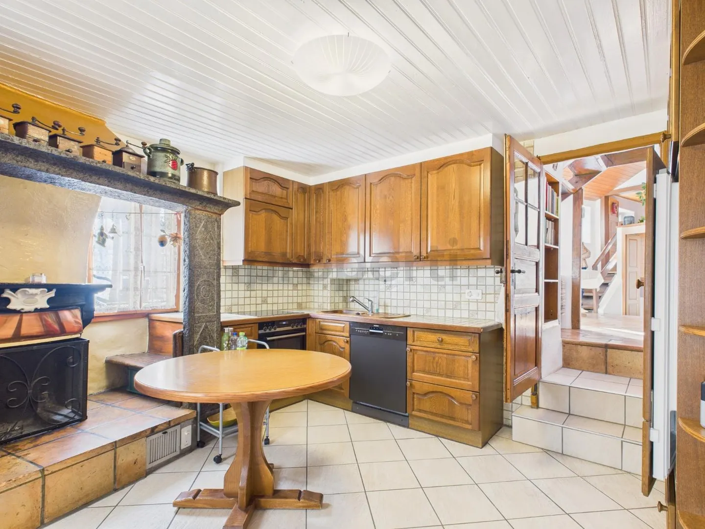 Elegant independent house with 3 rooms and balcony, Breggia - Photo 3 of 11