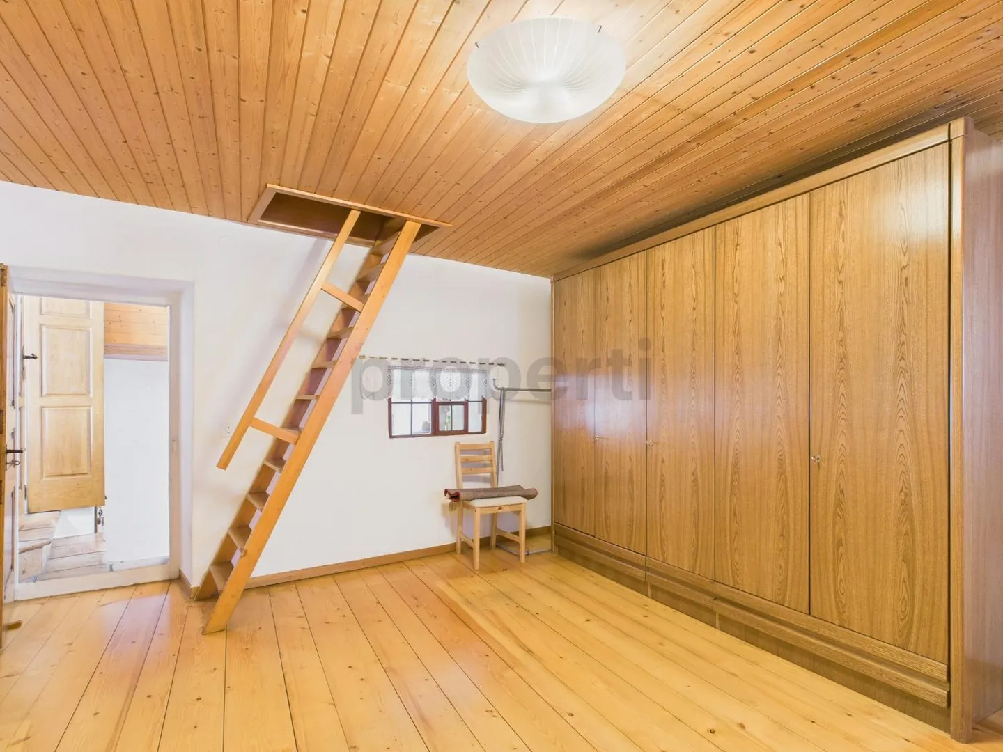 Elegant independent house with 3 rooms and balcony, Breggia - Photo 5 of 11