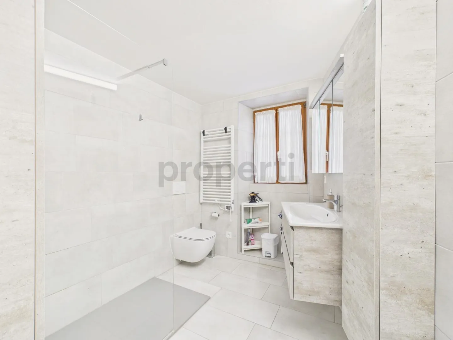 Elegant independent house with 3 rooms and balcony, Breggia - Photo 7 of 11