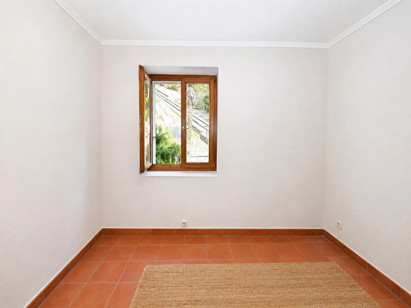 Elegante Appartamento con Vista Panoramica sul Lago e Monti - Photo 10 of 15