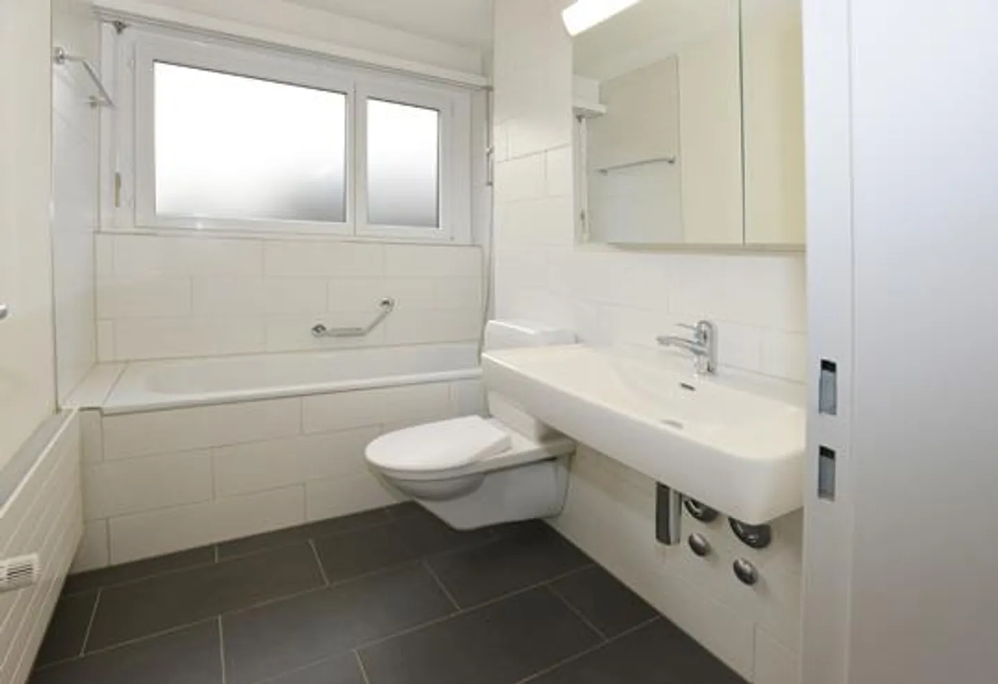 Appartement spacieux et moderne de 4,5 pièces "Louer sans dépôt" - Photo 5 sur 7