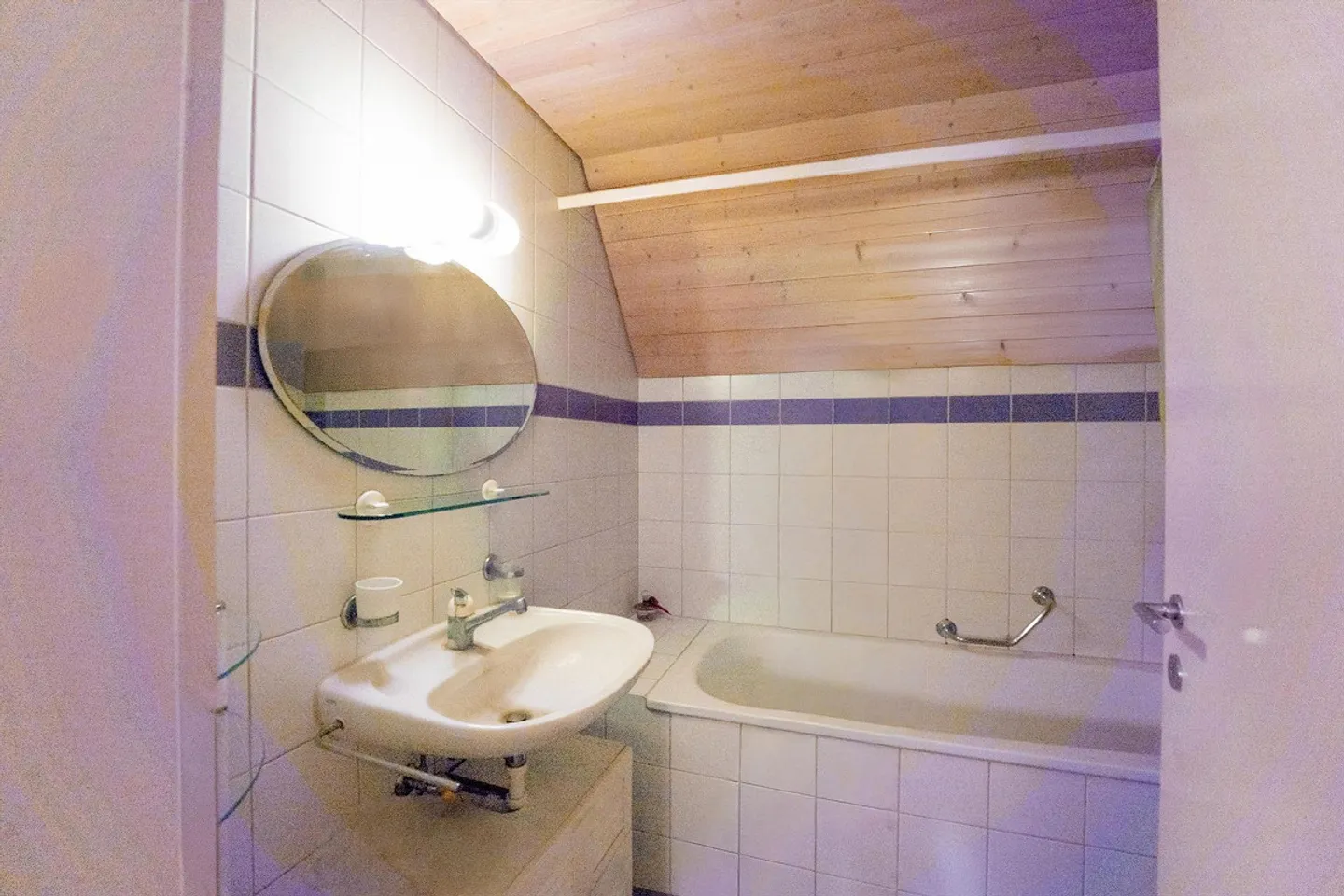 Charming Attic Apartment - Photo 7 of 13