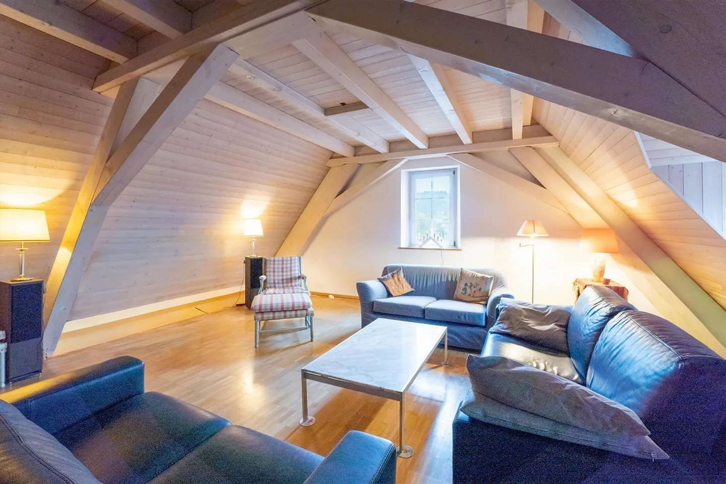Charming Attic Apartment - Photo 8 of 13