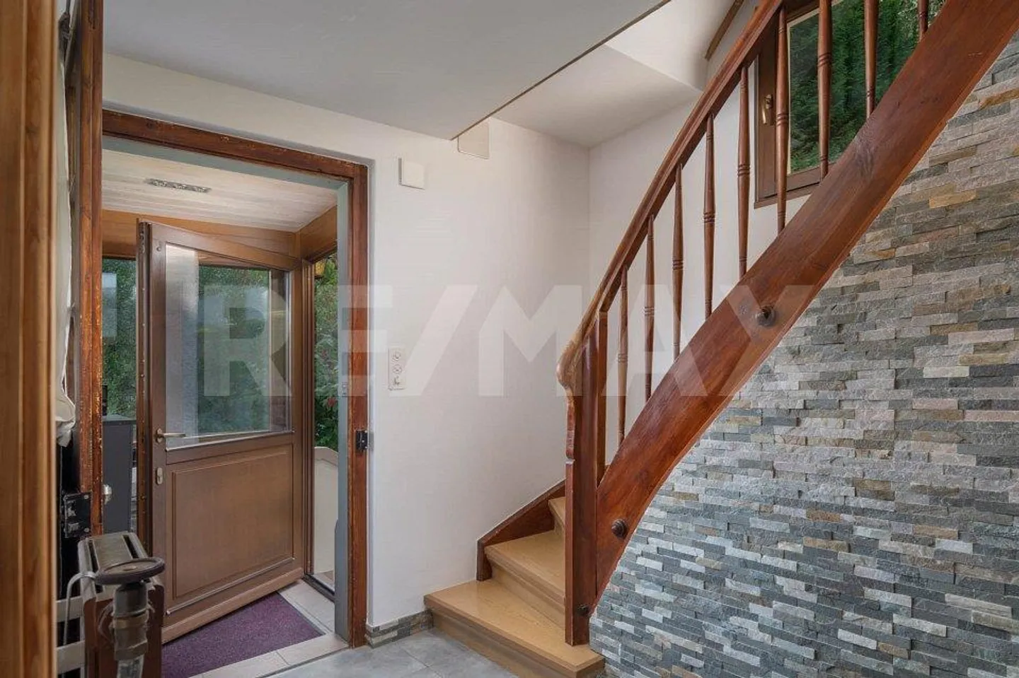 Vivere con vista – Incantevole casa degli anni '30 con appartamento nel verde Kappelerhof - Foto 2 di 13