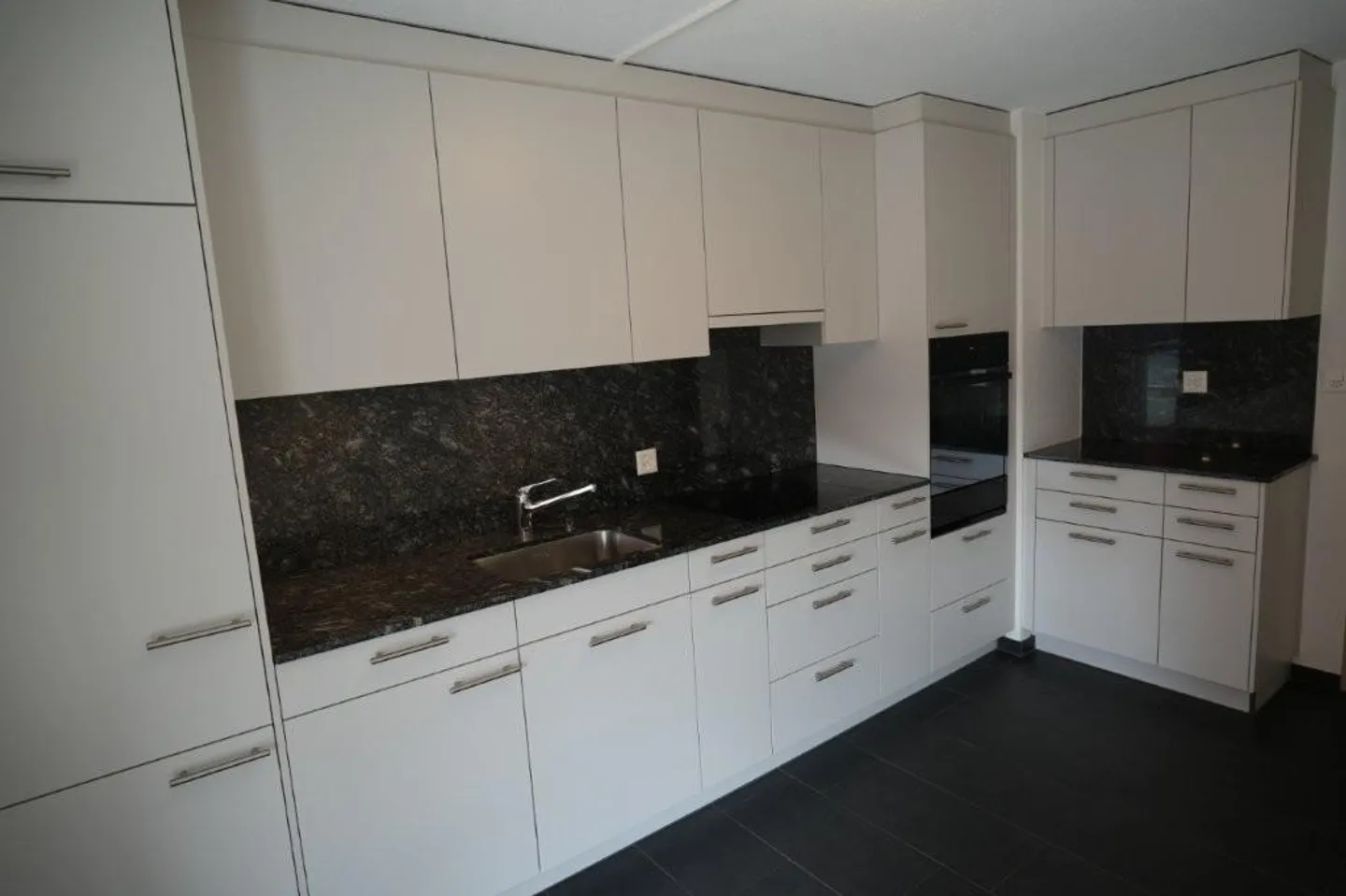 appartamento di 3 stanze situato centralmente a Kreuzacker... - Foto 4 di 12