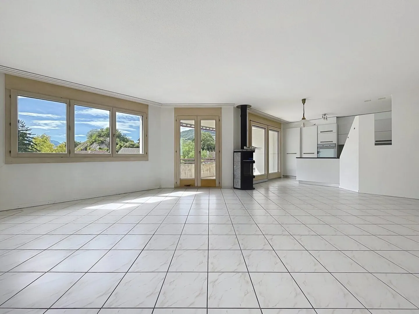 Exclusivity - Superb opportunity near the center - Photo 2 of 11