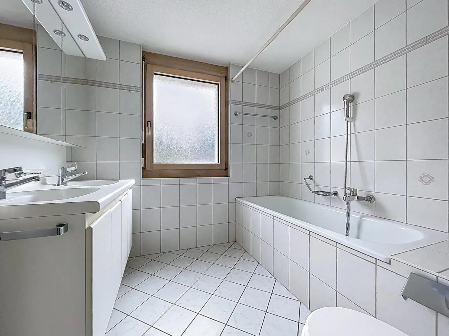 Exclusivity - Superb opportunity near the center - Photo 5 of 11