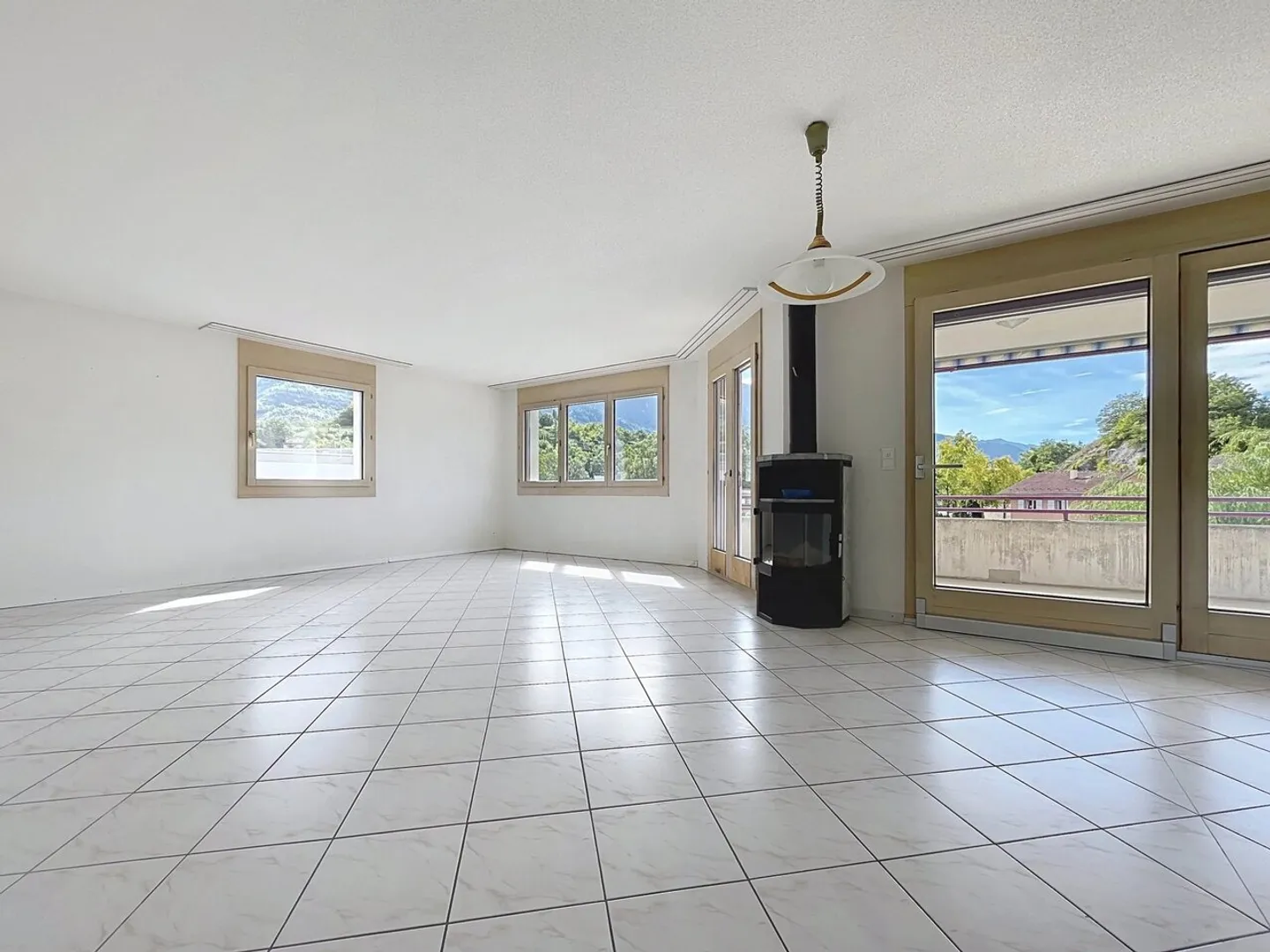 Exclusivity - Superb opportunity near the center - Photo 4 of 11