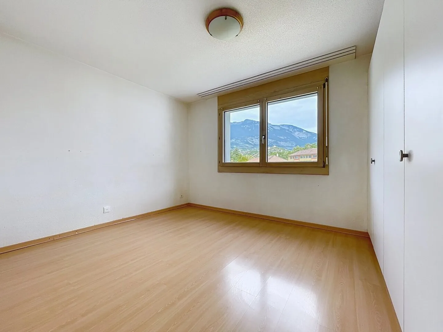 Exclusivity - Superb opportunity near the center - Photo 6 of 11