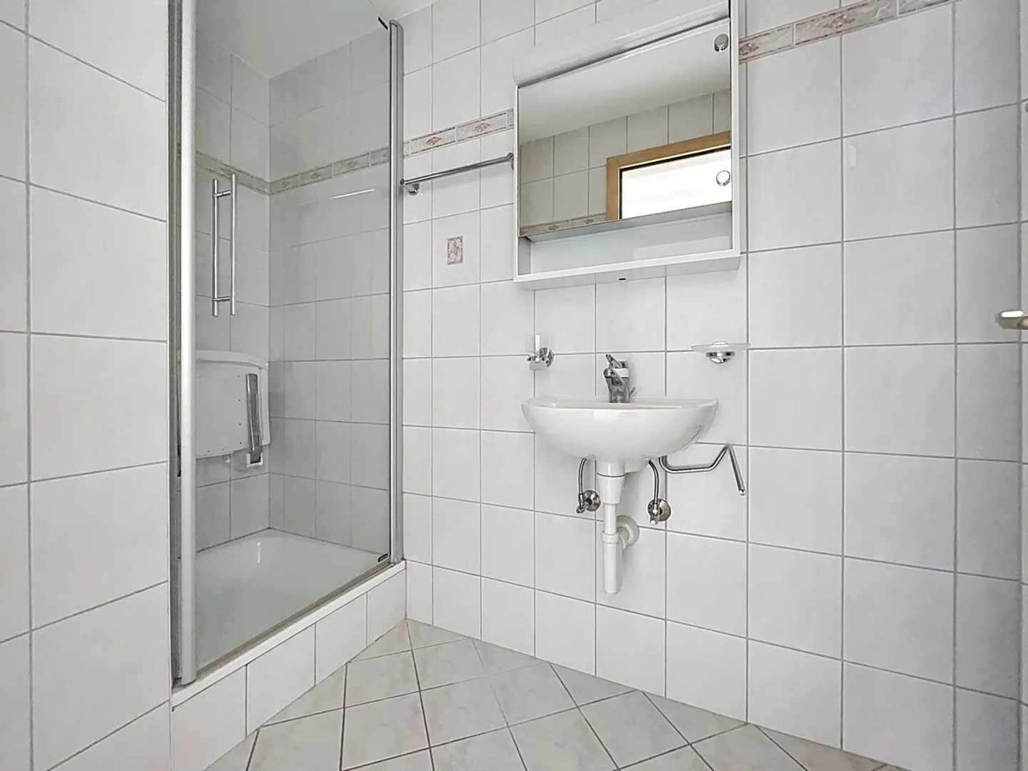 Exclusivity - Superb opportunity near the center - Photo 7 of 11