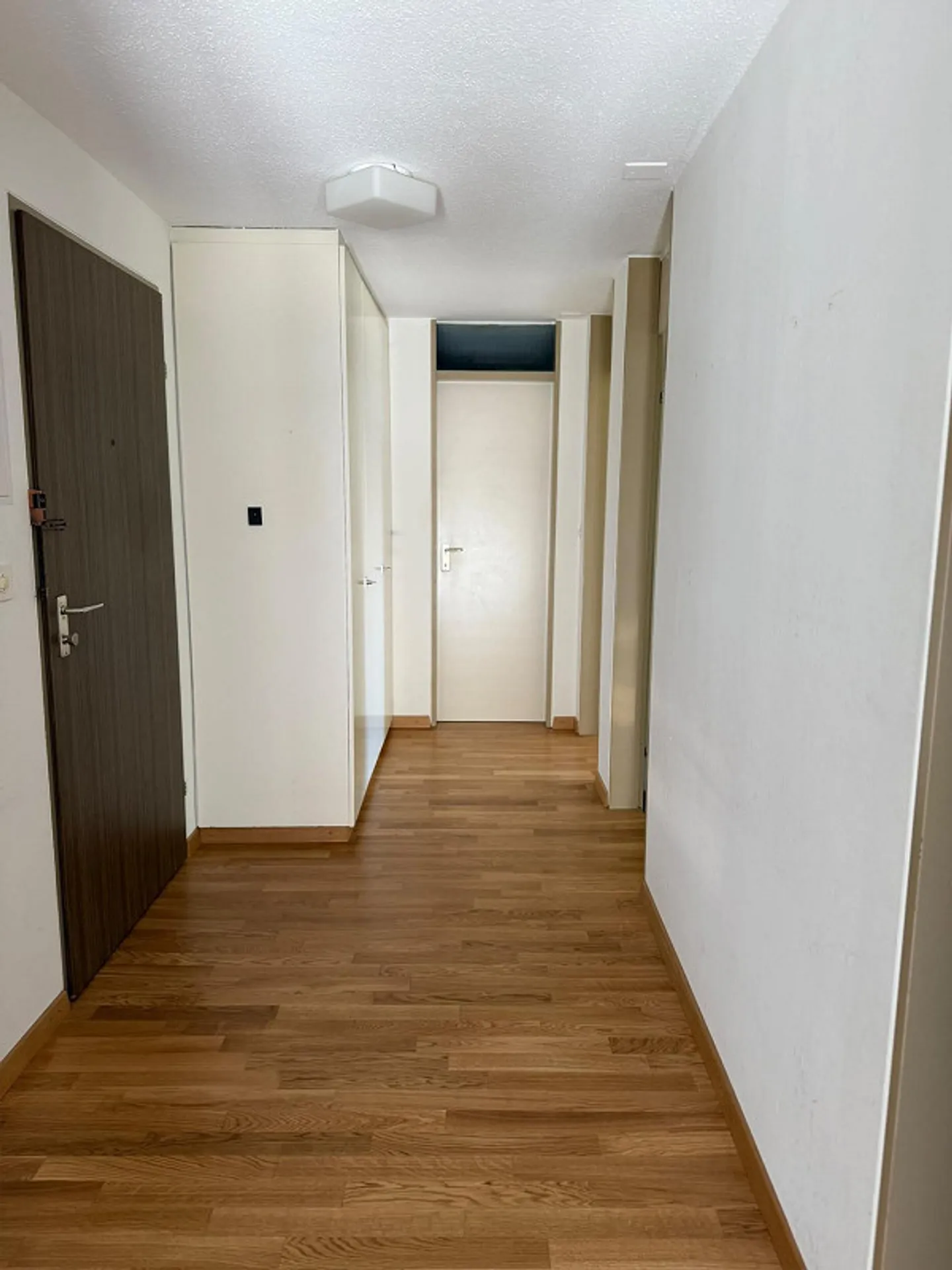 appartamento di 3 stanze situato centralmente a Kreuzacker... - Foto 9 di 12