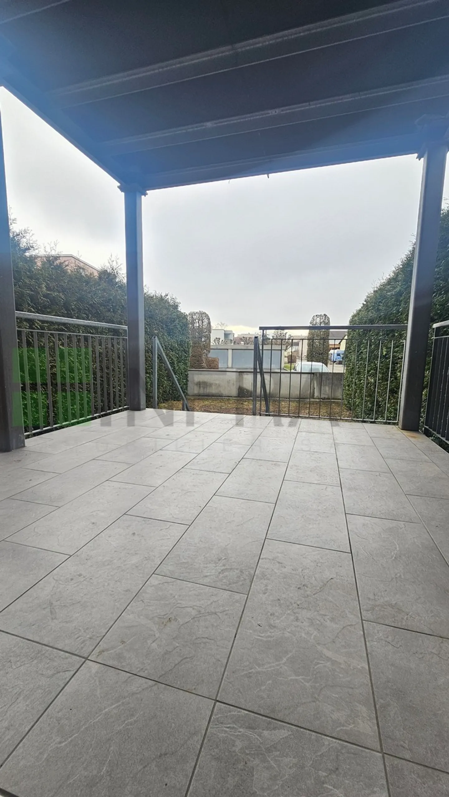 Bellissimo appartamento di 3 stanze con giardino privato e terrazza - Foto 9 di 11