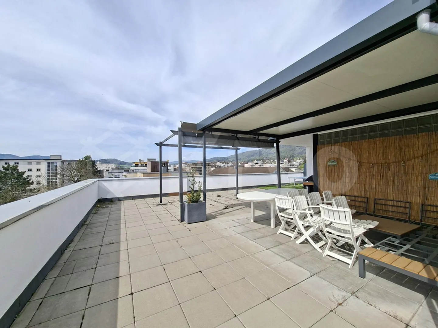 Superbo appartamento di 2 stanze con grande terrazza - Foto 1 di 4