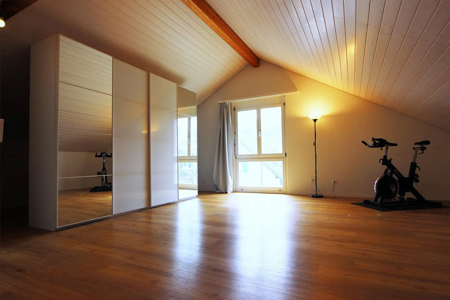 Semi-Detached Family House with Apartment - Photo 7 of 12