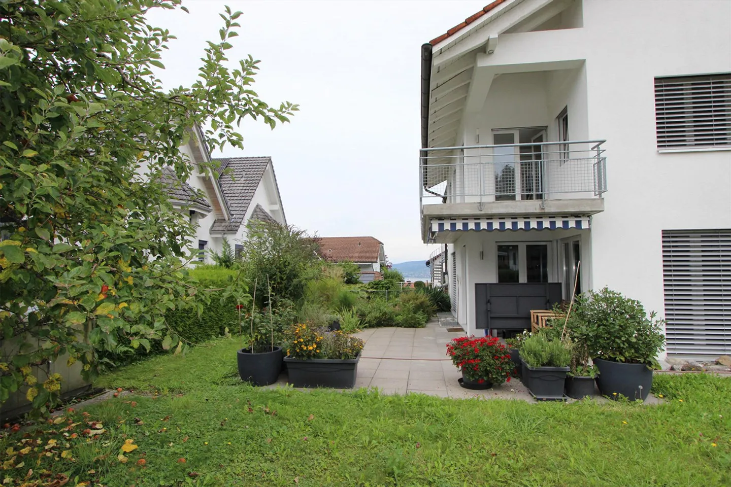 Semi-Detached Family House with Apartment - Photo 10 of 12