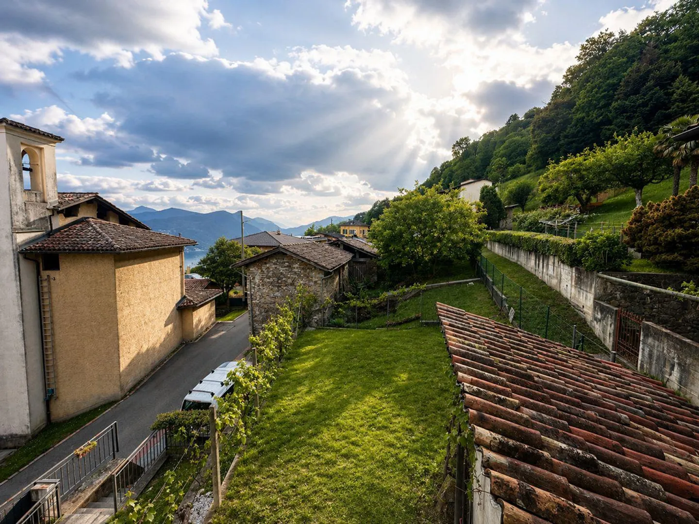 Charming single-family house with private garden in the village of Cimo-Bioggio - Photo 12 of 14
