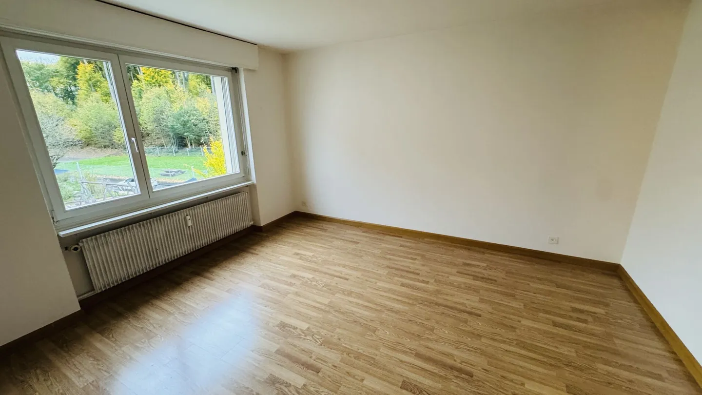2.5-Zimmer: Balkon, Aussicht, Kellerabteil - per sofort - Foto 6 von 9