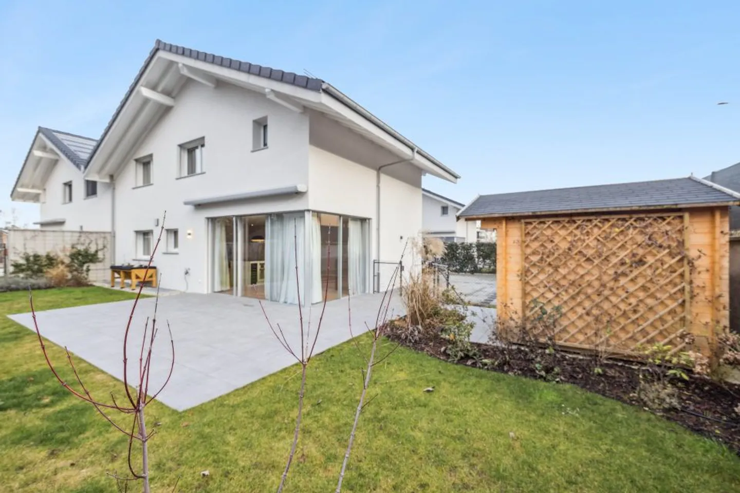 Beautiful townhouse villa with garden and terrace - Photo 1 of 13