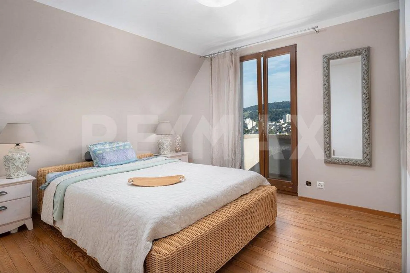 Vivere con vista – Incantevole casa degli anni '30 con appartamento nel verde Kappelerhof - Foto 8 di 13