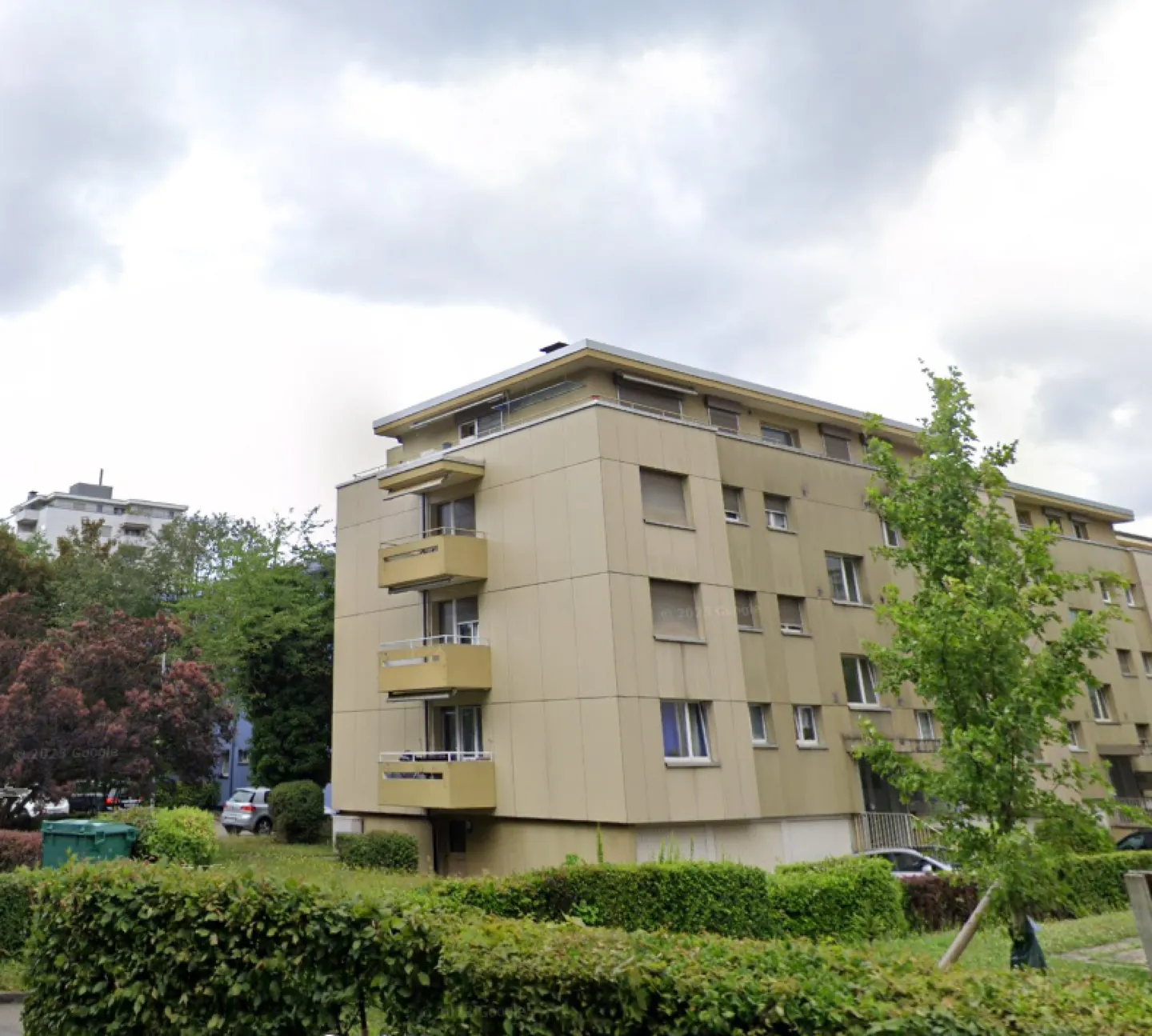 2.5-Zimmer: Balkon, Aussicht, Kellerabteil - per sofort - Foto 1 von 9