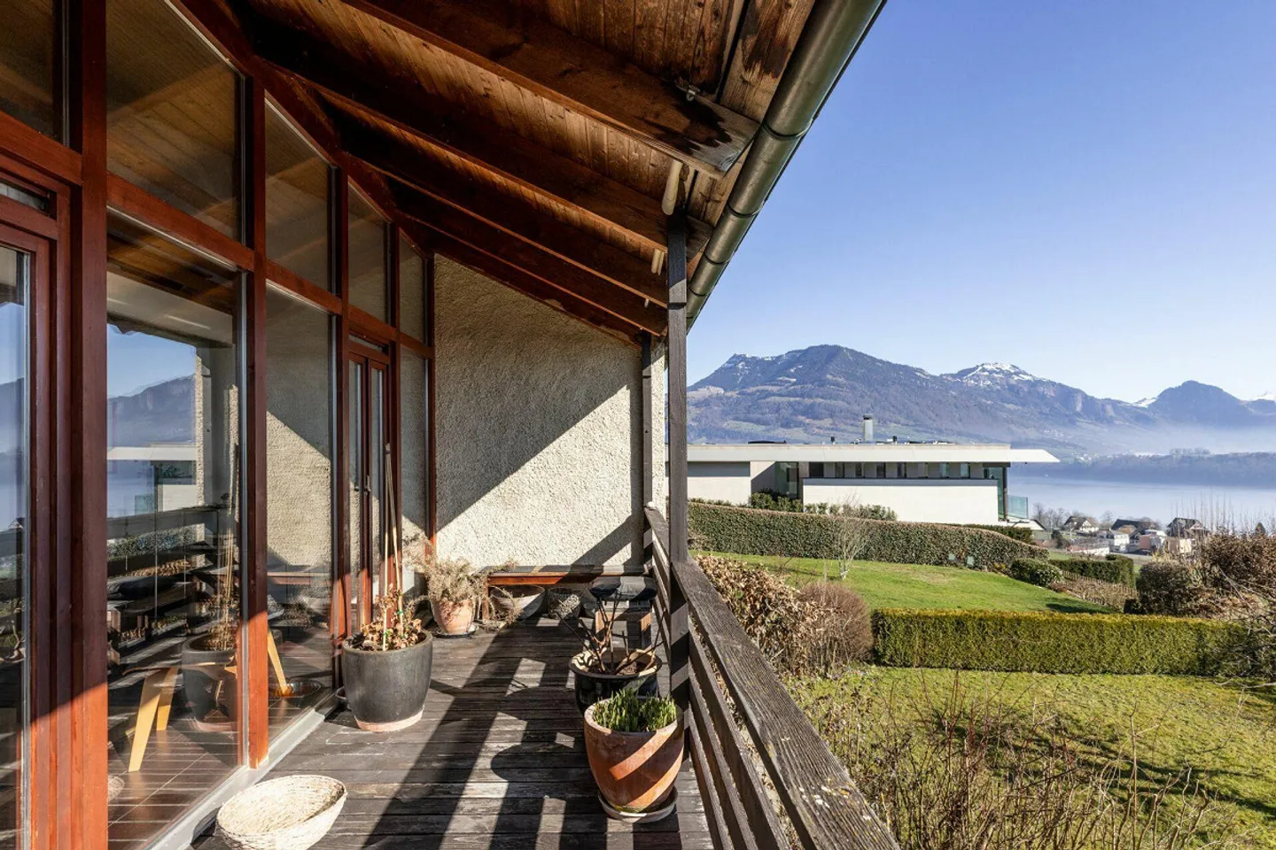 Retraite avec jardin et vue sur le lac - Photo 2 sur 7