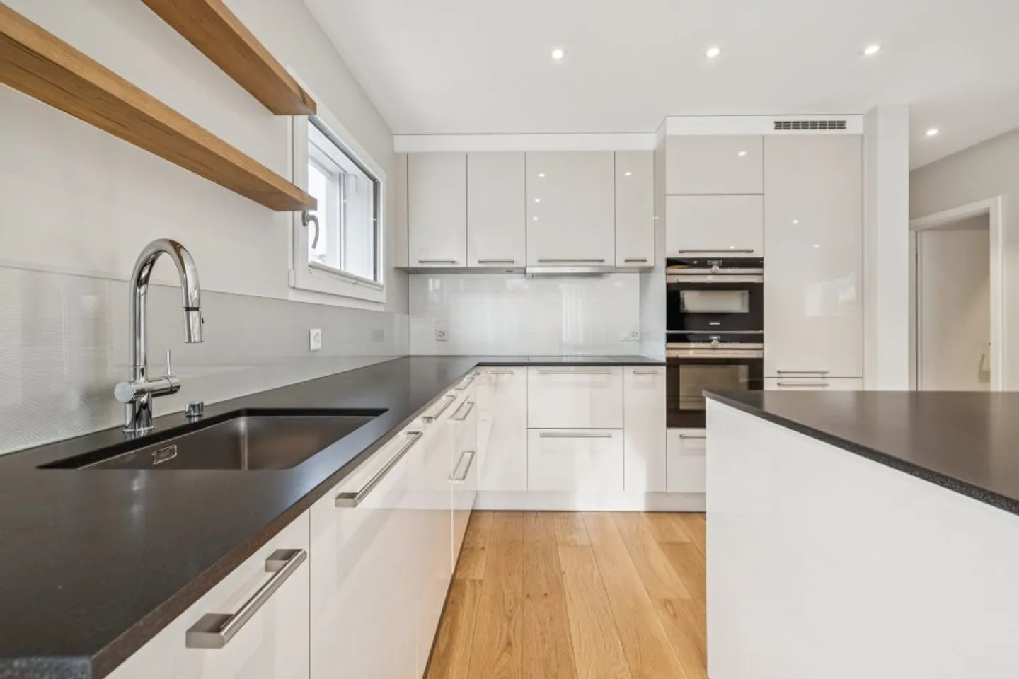 Beautiful townhouse villa with garden and terrace - Photo 4 of 13