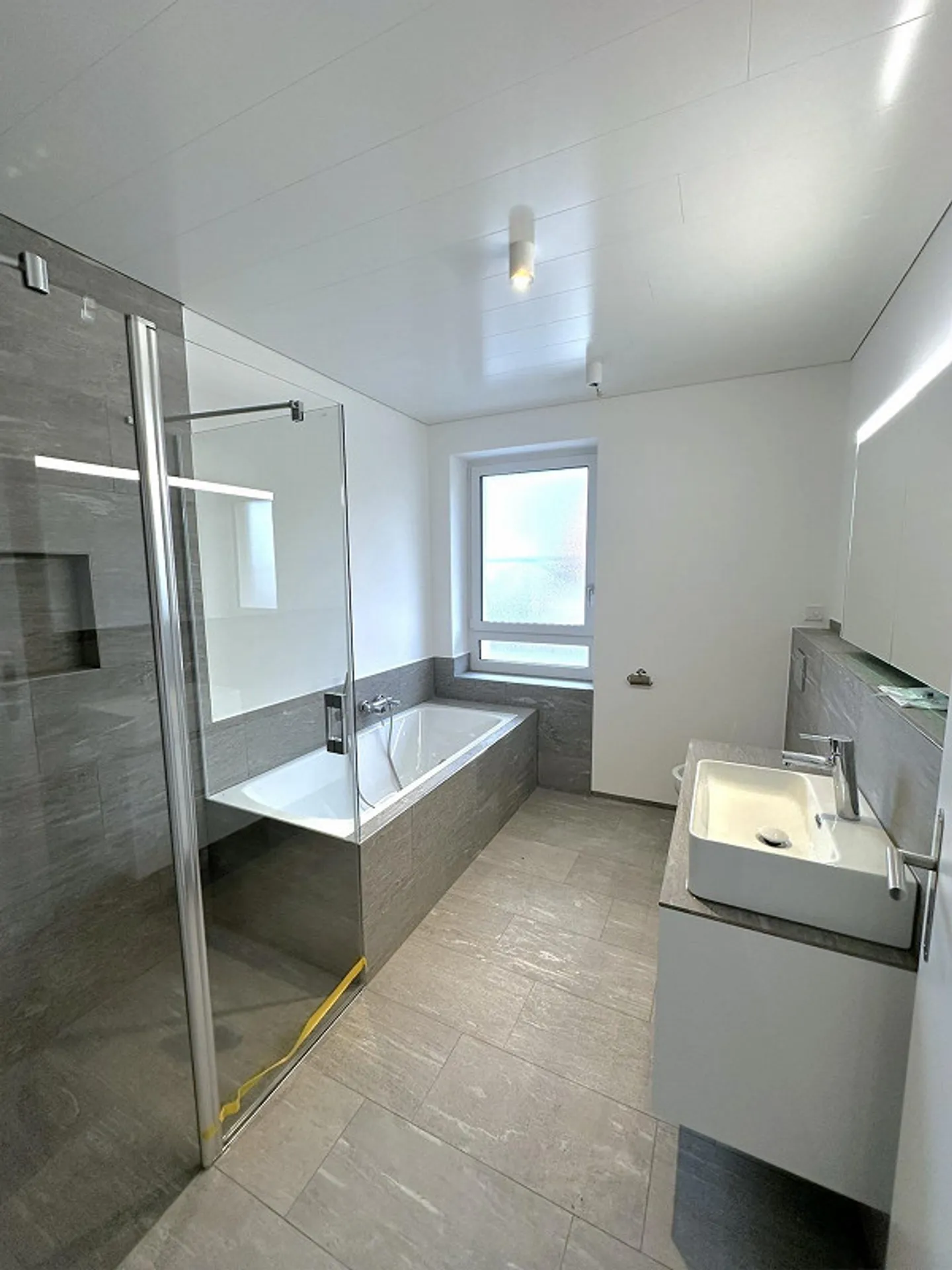 L'Art Nouveau rencontre la modernité – Appartement sous les combles de 4,5 pièces avec vue - Photo 3 sur 7