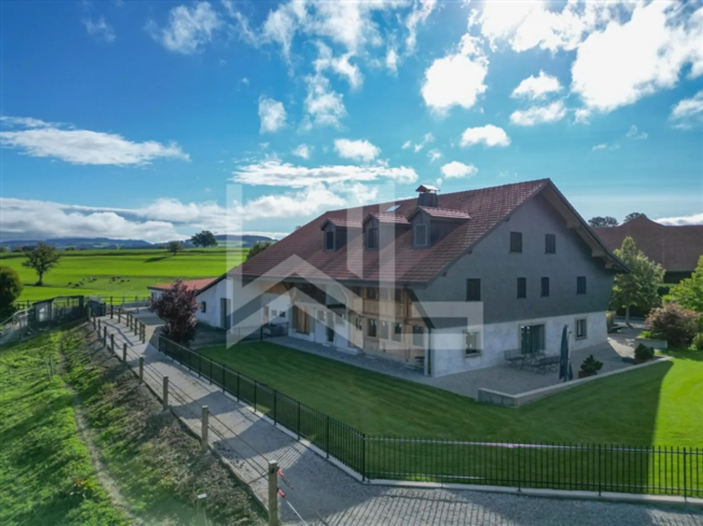 «Prächtiges Reitanwesen bestehend aus 3 Wohnungen» - Foto 1 von 6