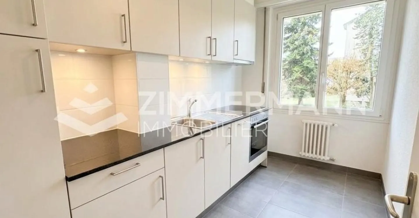 Spazioso appartamento di 2.5 locali a pochi minuti dal lago - Foto 2 di 7