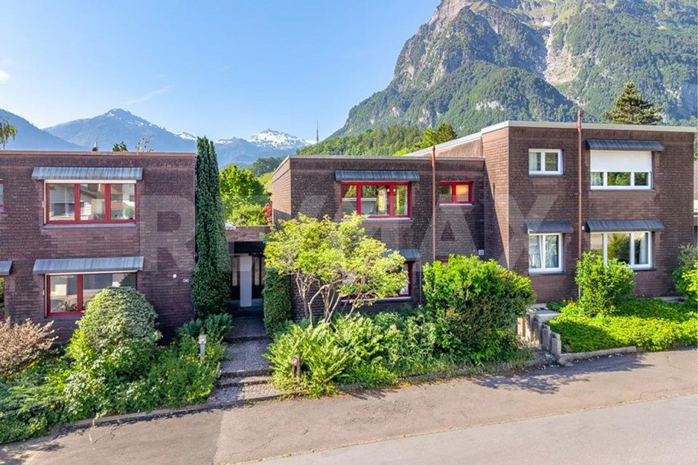 Casa a schiera di 5½ stanze con giardino e garage - Foto 1 di 13