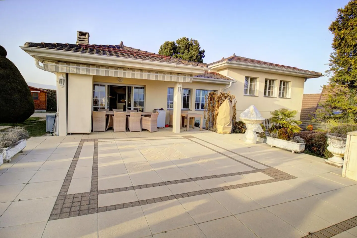 Villa in posizione tranquilla con vista lago - Foto 3 di 11
