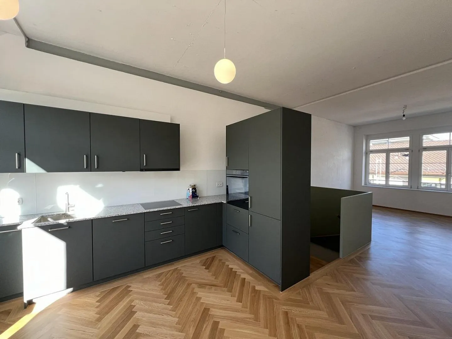 Unique 3.5-room maisonette apartment in industrial style - Photo 1 of 9