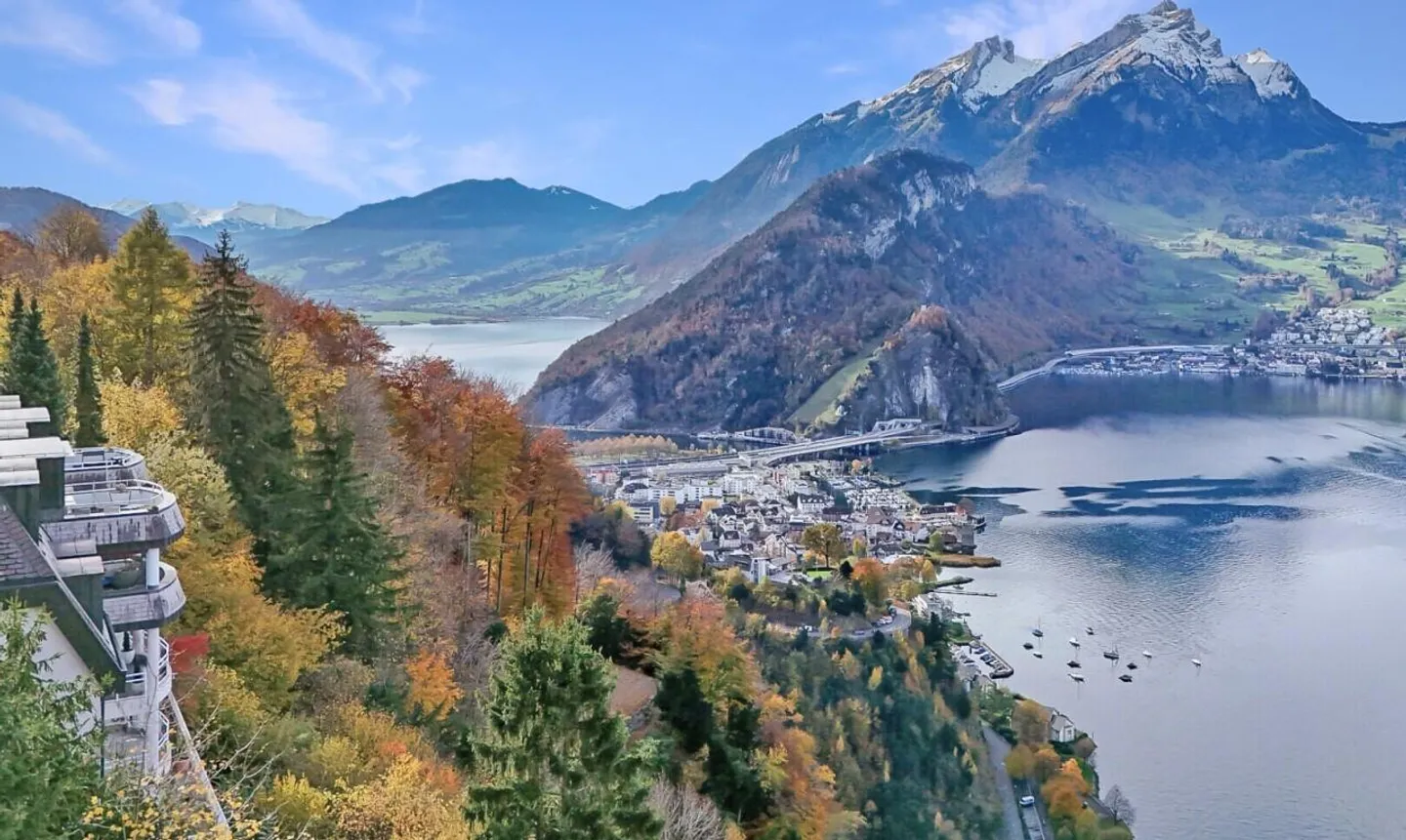 Appartement charmant de 3,5 pièces avec vue imprenable sur le lac et les montagnes - Photo 3 sur 11