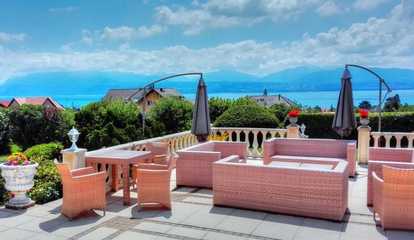 Villa in posizione tranquilla con vista lago - Foto 4 di 11