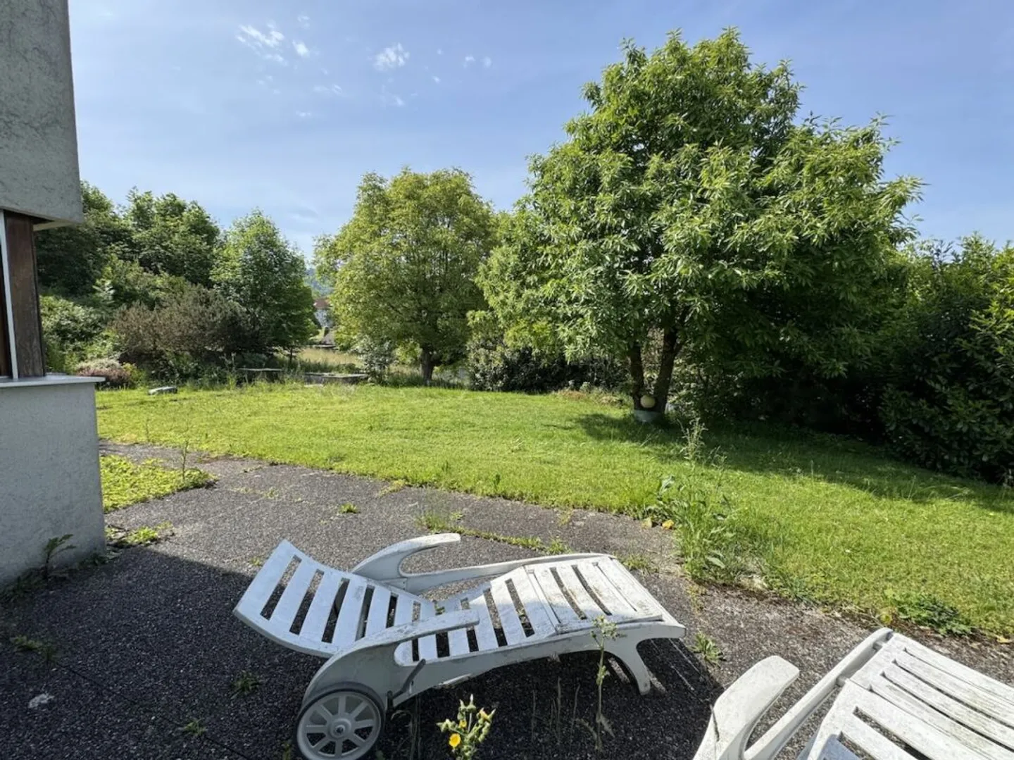 Villa avec vue sur le lac et terrain constructible séparé dans un très bon emplacement. - Photo 8 sur 12