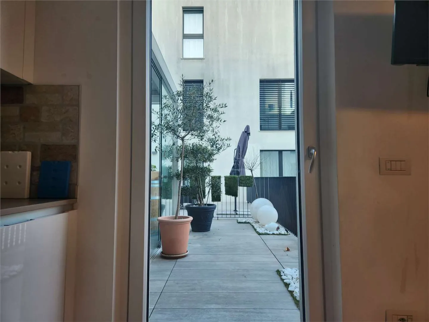 3,5 pièces avec espace hobby et véranda - Photo 3 sur 10