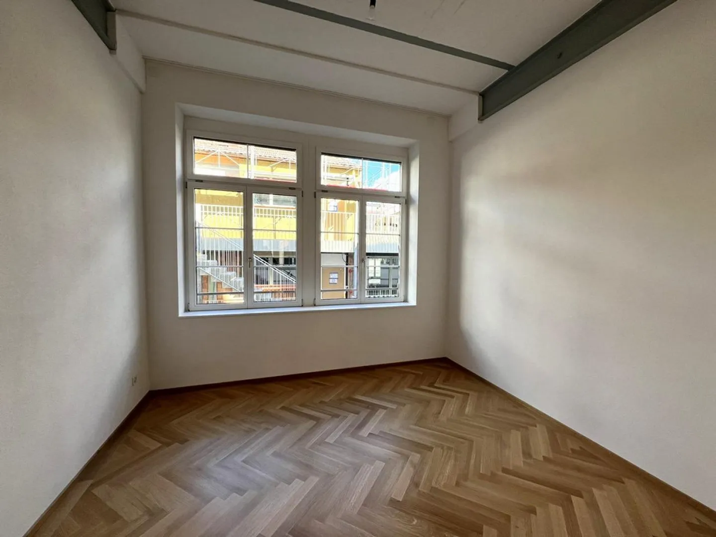 Unique 3.5-room maisonette apartment in industrial style - Photo 3 of 9